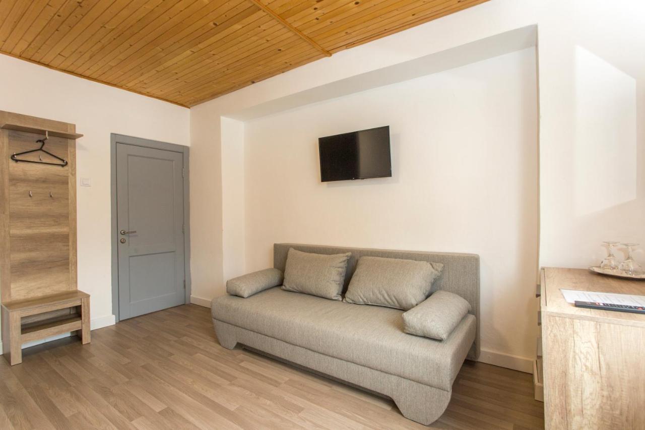 Guesthouse Yes In Bodice Екстериор снимка